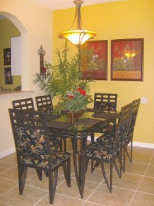 00210 dining area